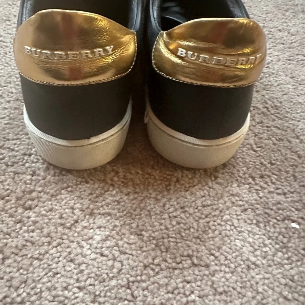 Burberry sneakers Black and Gold - Picture 3 of 7